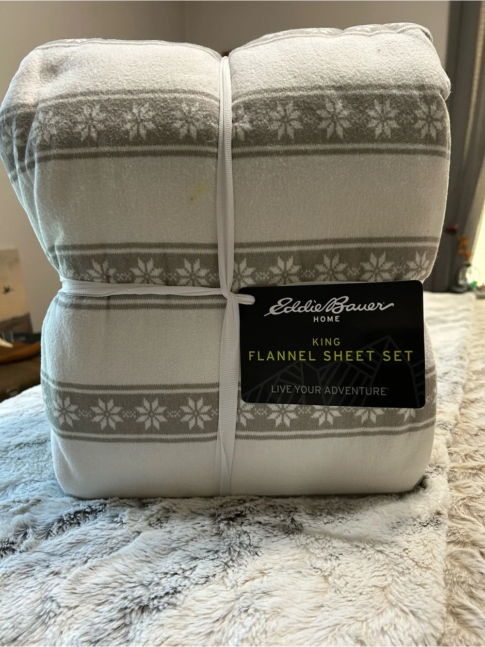 Eddie Bauer King Flannel Sheet Set - Gray & White Snowflake Stripe NWT